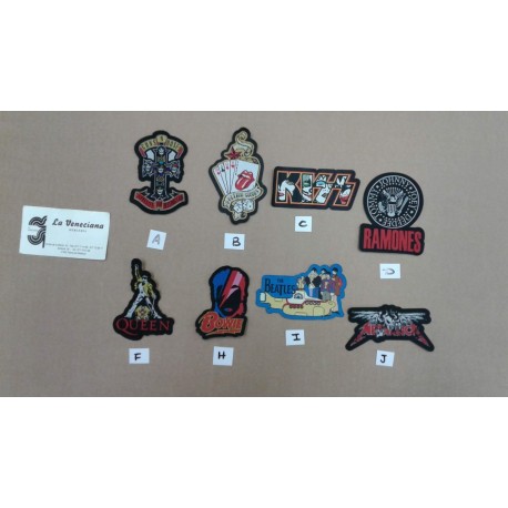 APLICACIONES GRUPOS DE ROCK TERMOADHESIVAS APROX 7*10 CM