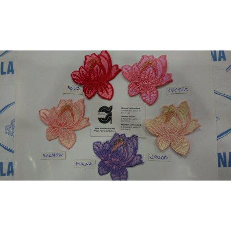 APLICACION FLOR BORDADA TERMOADHESIVA 8 CM
