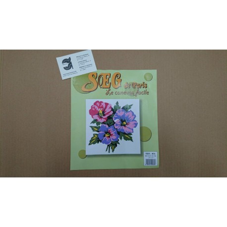 KIT FLORES DE MEDIO PUNTO 20*20 CM CONTIENE AGUJA E HILOS