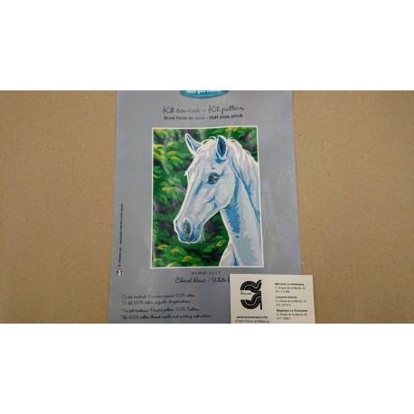 KIT CAÑAMAZO 25*25  CABALLO CONTIENE AGUJA E HILOS